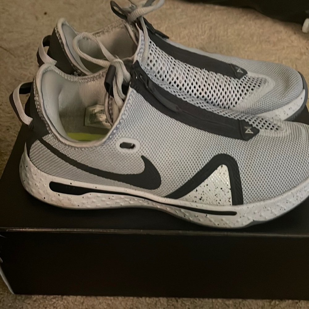Nike pg 4